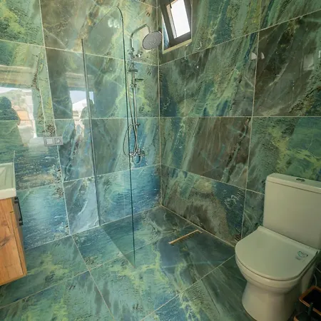 Villa Merkezde Oezel Havuzlu Tas Kaş